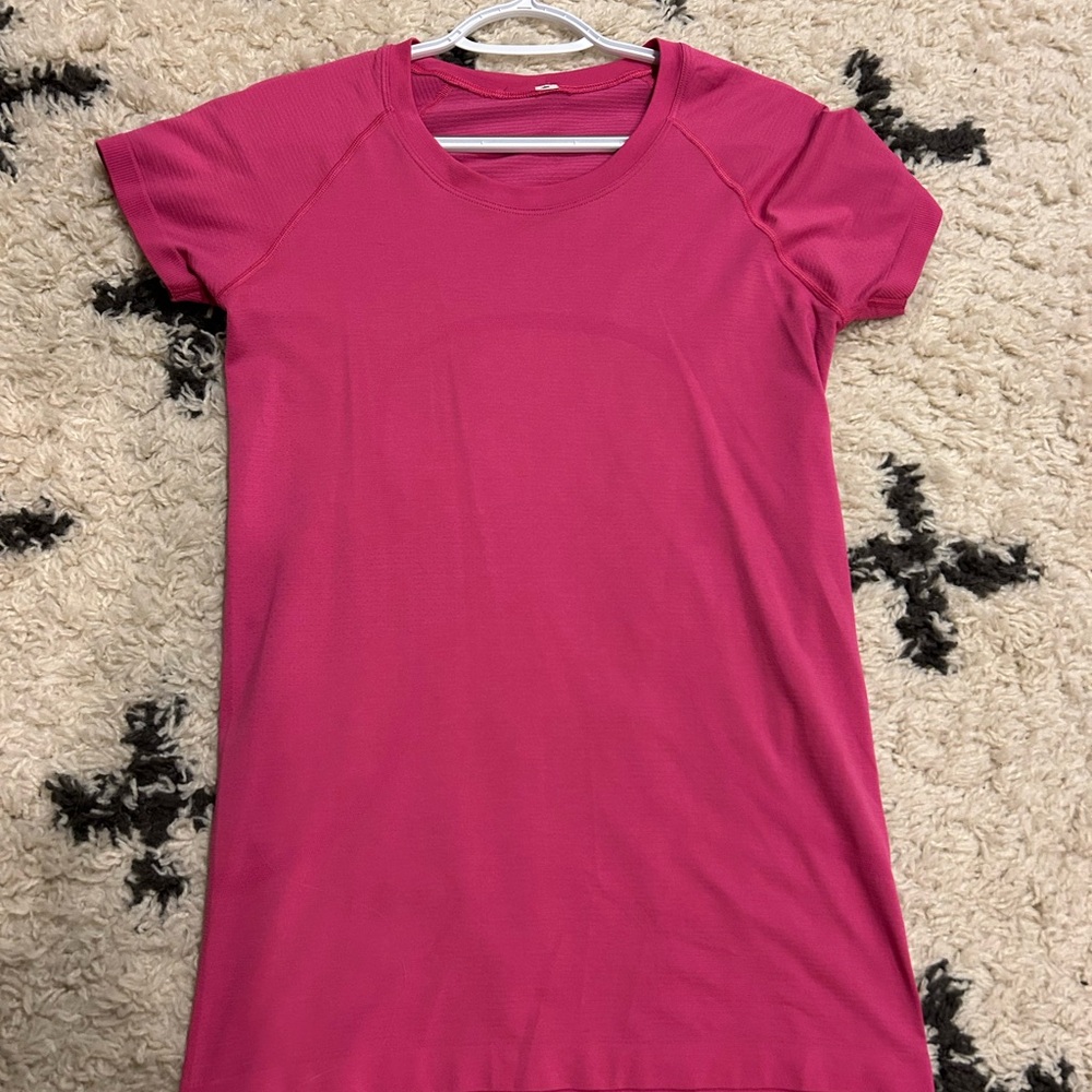 LULULEMON SONIC PINK SWIFTLY TECH 2.0 SHORT SLEEVE. WORN ONCE